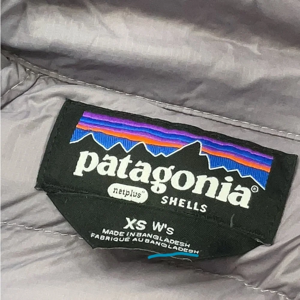 Patagonia Women's Purple Puffer Jacket - Picture 3 of 3